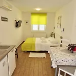 Pipo *